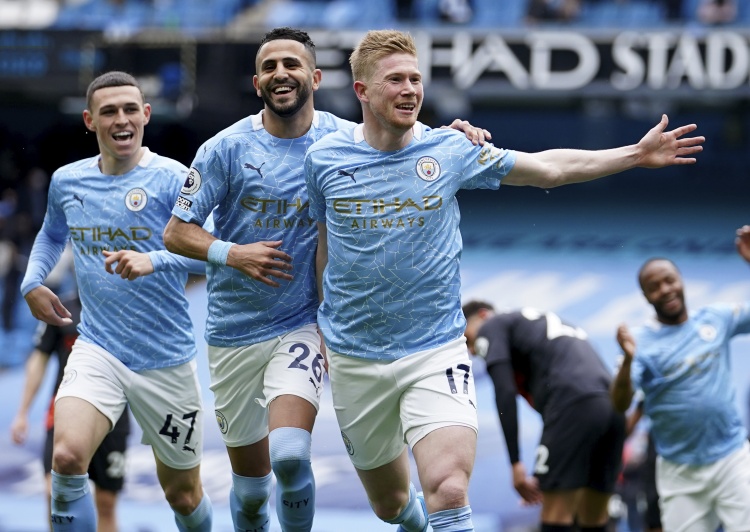 上海申花续约斯卢茨基，欲在亚冠和巴西引援中提升竞争力，期待其带领球队争冠。