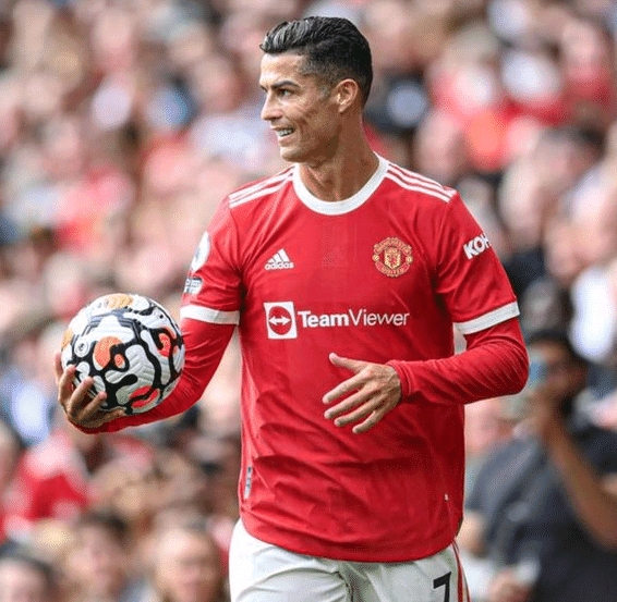 前埃及国脚怒斥卡拉格：难怪C罗懒得理你，难怪穆帅说你一般