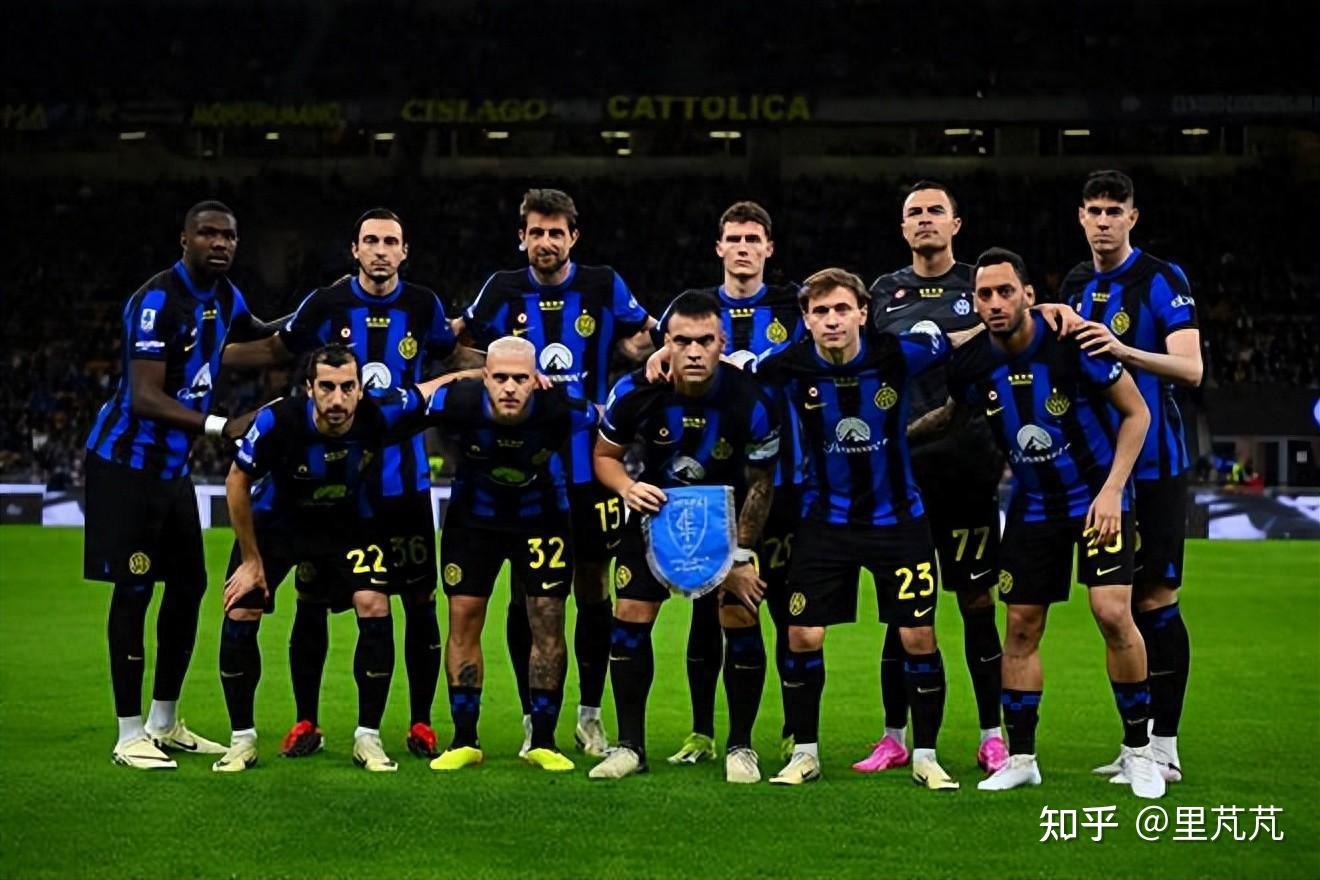 江苏节日！苏超决赛赛前南通队球迷场外集结为球队助威