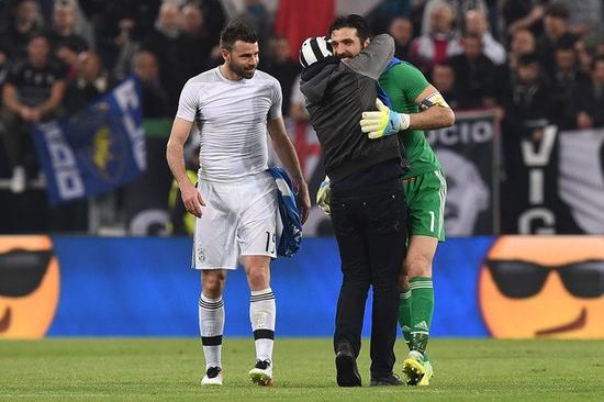 边路推进打满全场