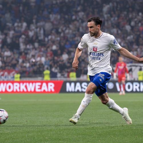 博主：内马尔膝伤手术将由曾效力海港的爱德华多医生主刀